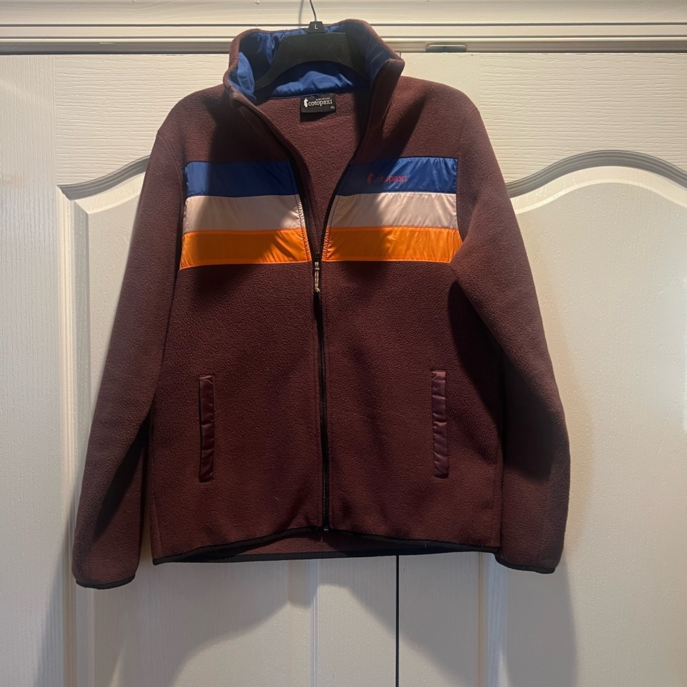 Cotopaxi Burgundy Fleece Jacket with Blue Lining